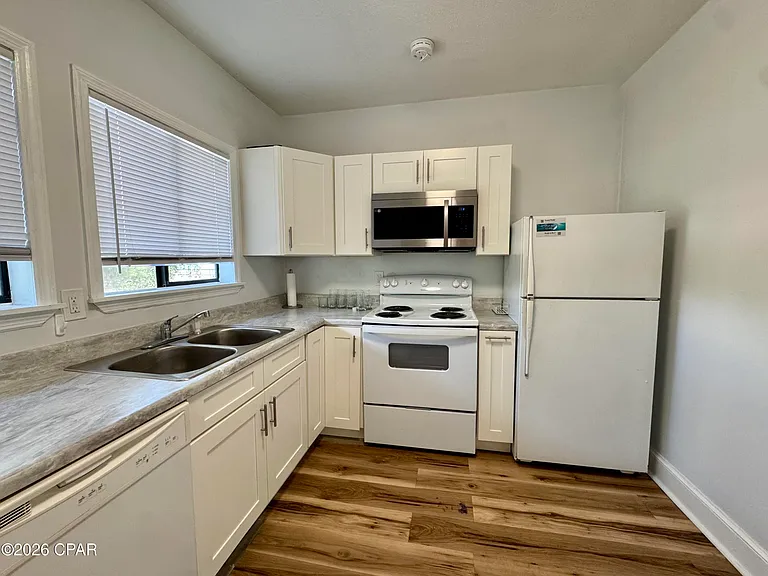 422 Magnolia Ave #4 — Photo 8