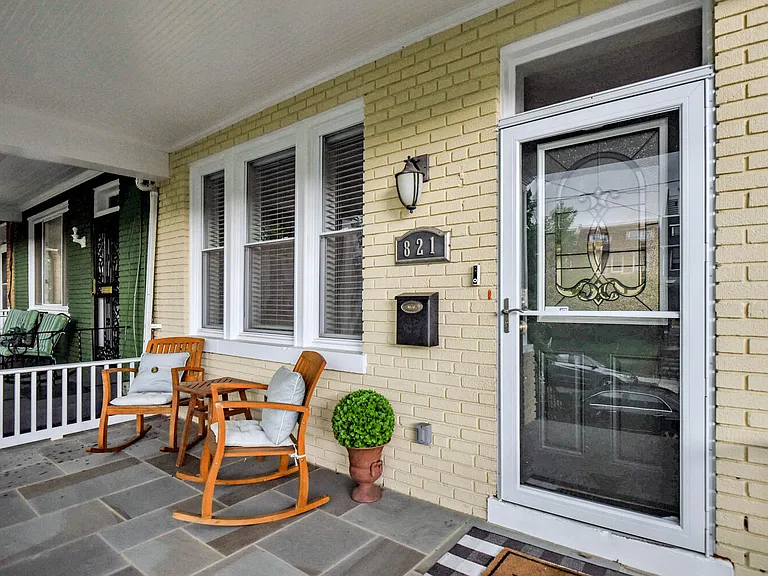 821 Madison St NW — Photo 6