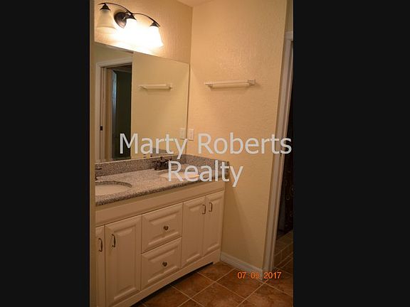 5th image of 701 W Woodward Ave
