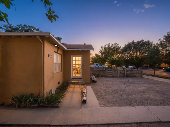 Updated, Large & Flexible Apartment Near UNM & Pres. On Silver Hill!, 1920 Lead Ave SE #A, Albuquerque, NM 87106