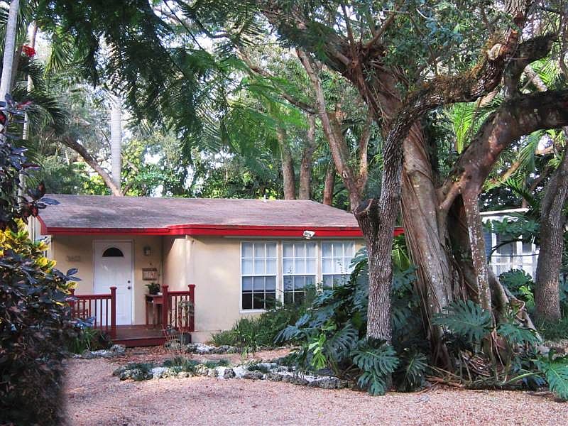 1st image of 3613 Loquat Ave