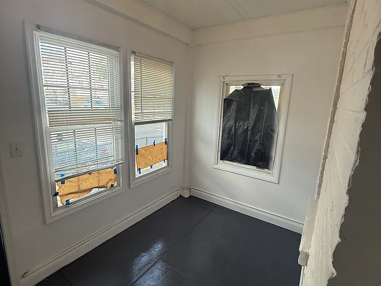 2400 Jessup St — Photo 2