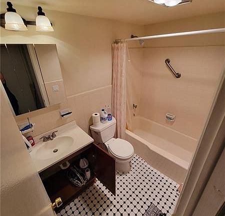 2nd image of 1814 E Oakland Park Blvd APT 43