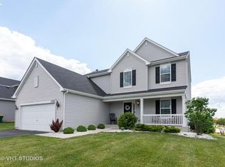 1311 Summit Dr, Hampshire, IL 60140