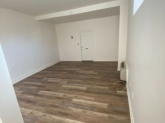 2nd image of 601 Manor St Front 603
