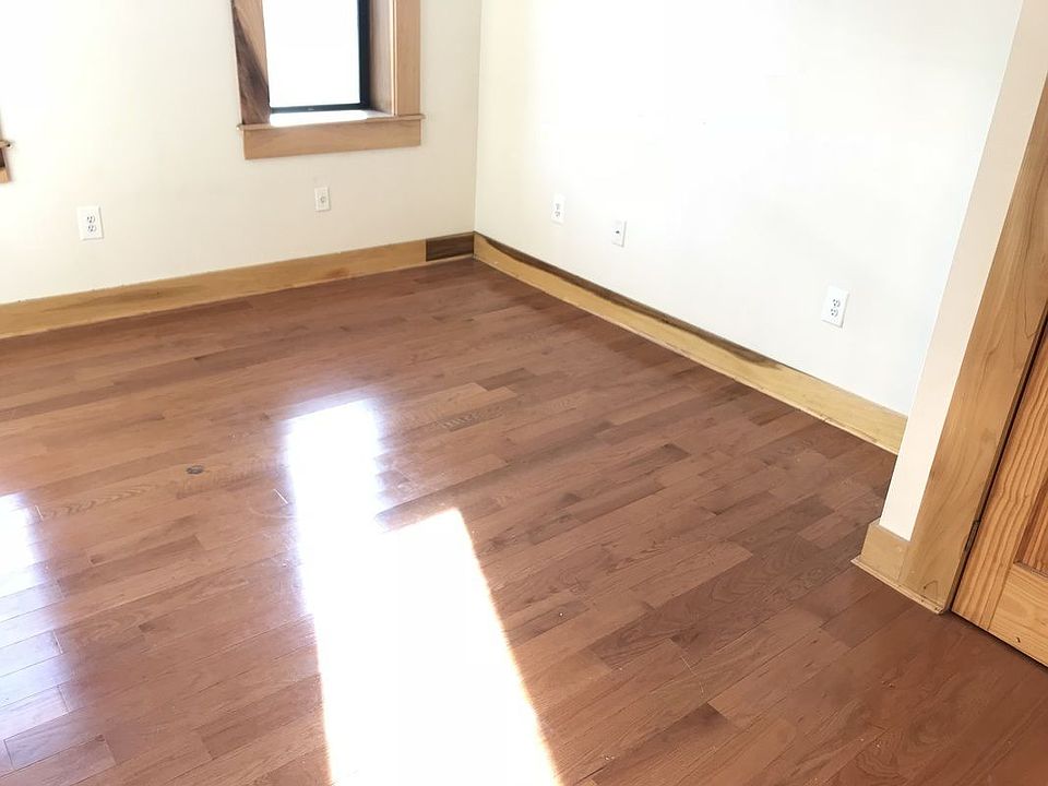 2nd image of 18 E 21st St APT E9
