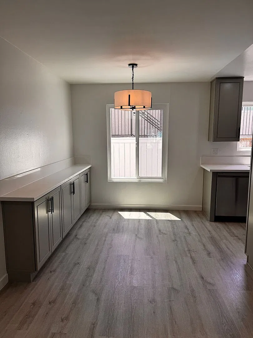 7681 Ellis Ave — Photo 2