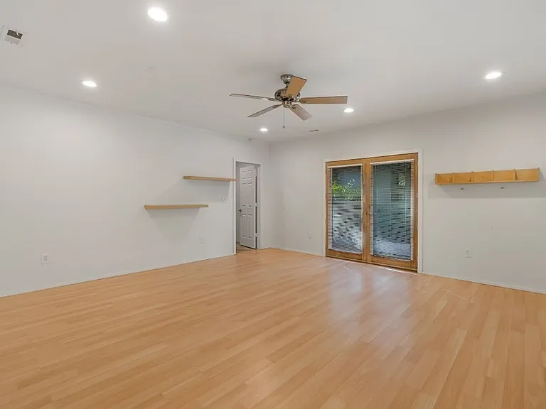 2217 Sahalee Dr W — Photo 19