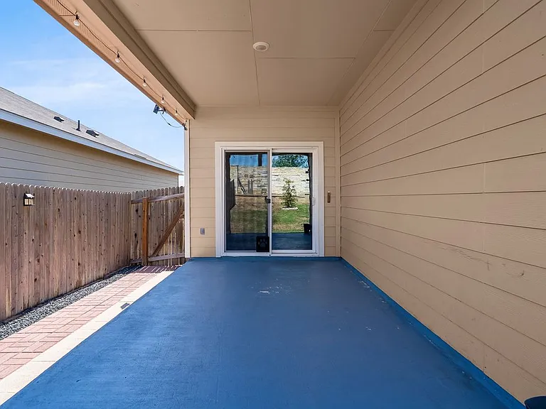 5010 Jovian — Photo 15