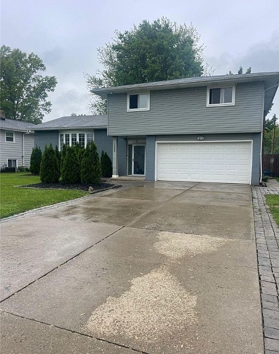 1st image of 5888 Park Ridge Dr