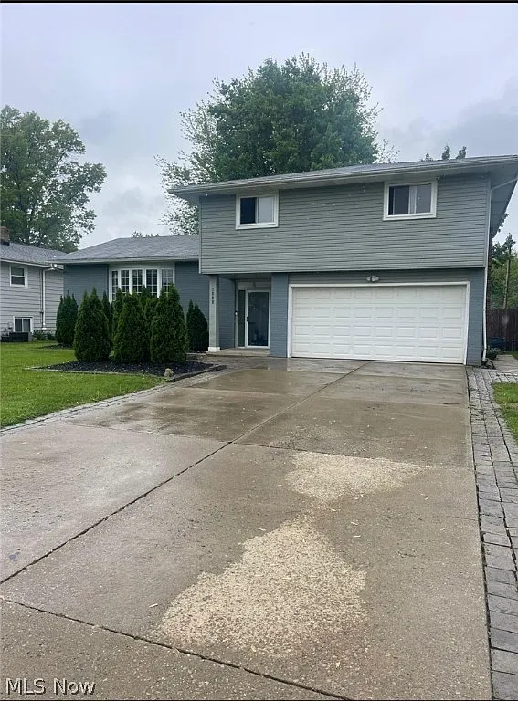 5888 Park Ridge Dr photo 1