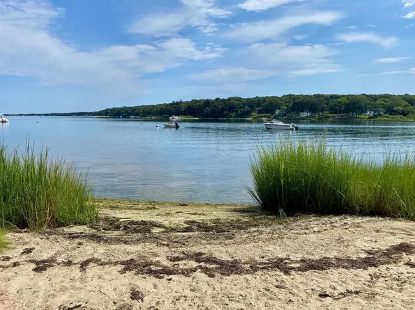 126 Border Rd, Tisbury, MA 02568