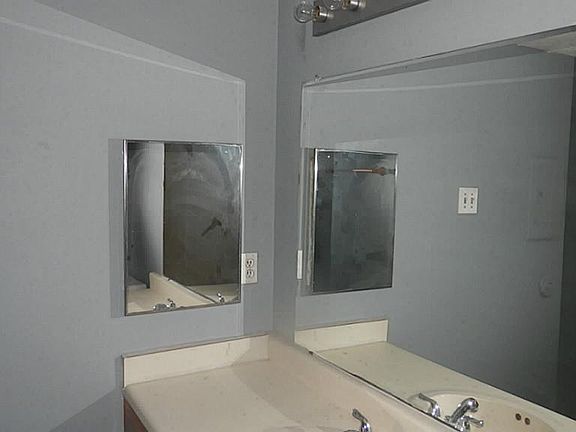 3rd image of 7313 Gulf Fwy APT 308
