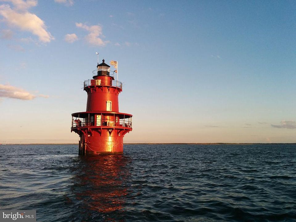 1st image of Middle Ground Lighthouse