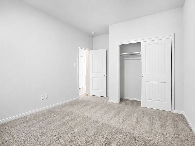 8018 Fijian Cypress Dr — Photo 25
