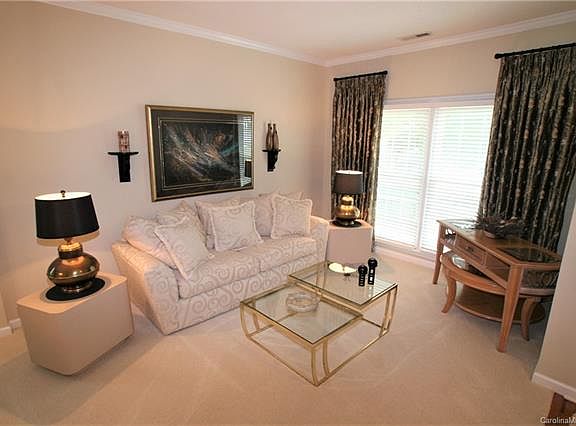 2nd image of 3915 Beauvista Dr