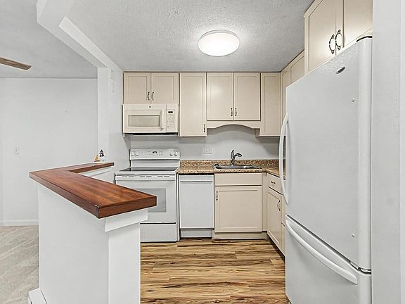 4th image of 4127 The Terraces