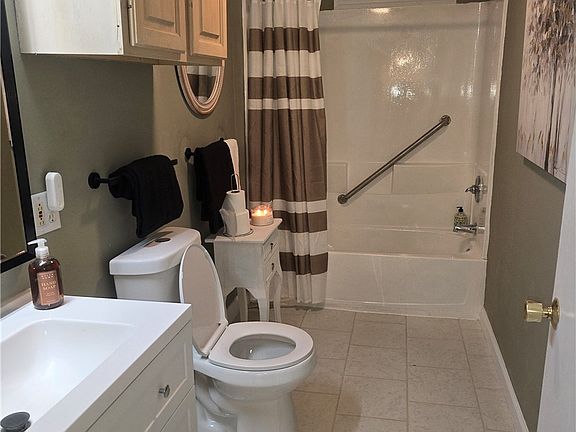 5th image of 7891 Marlborough Ave