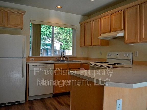 4th image of 14028 SE Arista Dr
