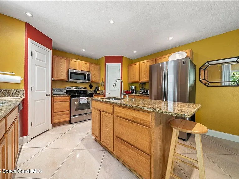 4635 Elena Way — Photo 12