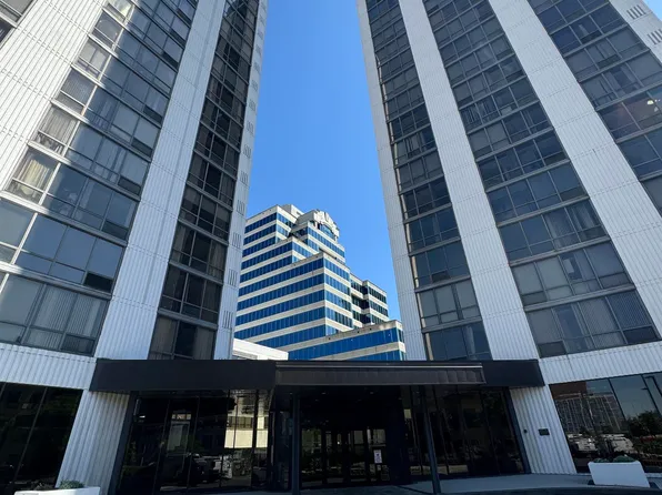 125 SW Jefferson Ave #W5s, Peoria, IL 61602