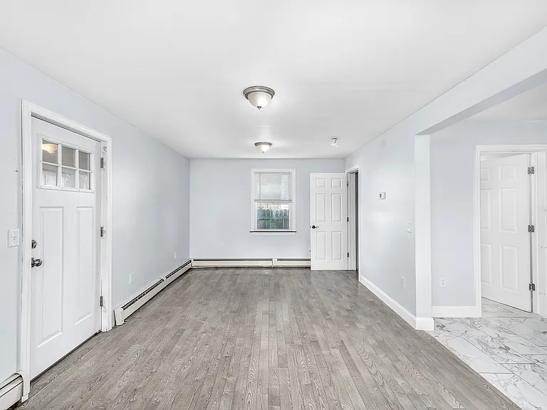 46 N Shore Dr — Photo 4