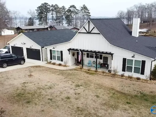 1445 Big Nose Dr, Centre, AL 35960