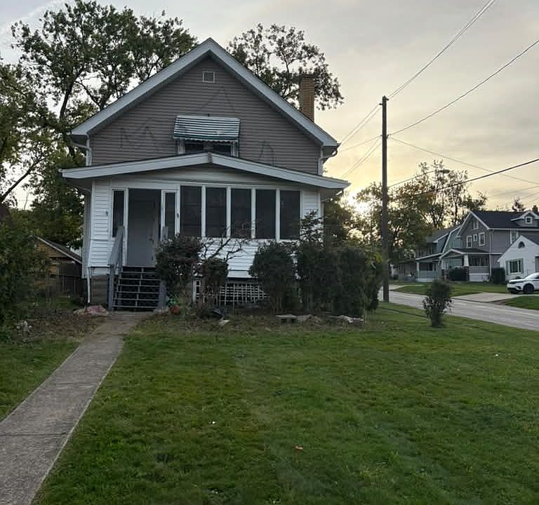 1st image of 180 Center Rd