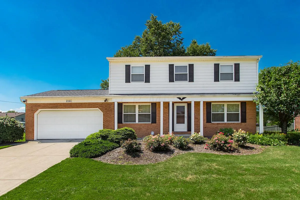 2581 Bryan Cir photo 1
