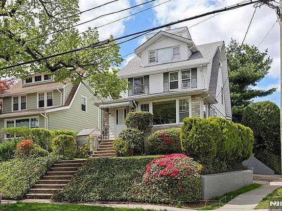 2nd image of 294 Sylvan St