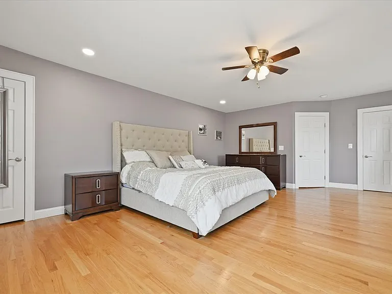 38-11 205th St #SINGLE-FAMIL — Photo 19
