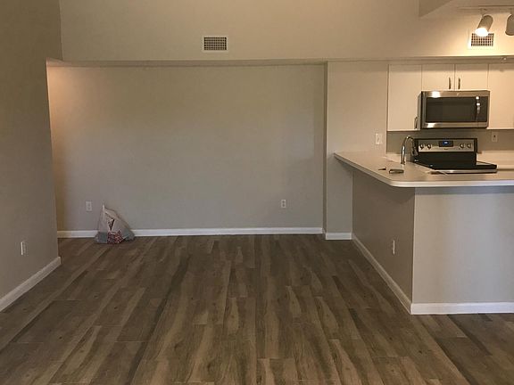 5th image of 2600 S University Dr APT 320