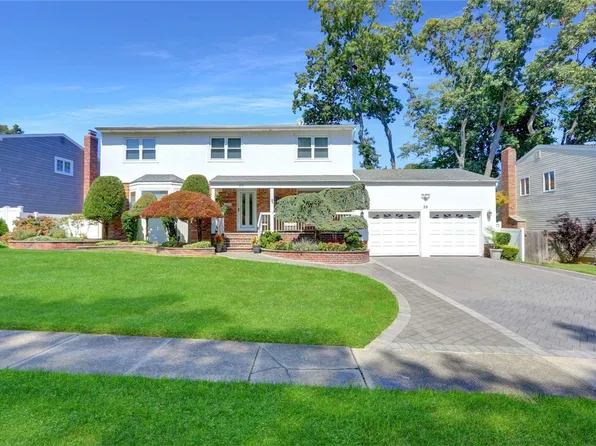 29 Frankie Lane, Old Bethpage, NY 11804