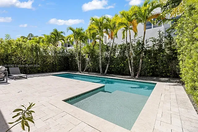 4 bed, 2785 sqft, $7,650 — Photo 4