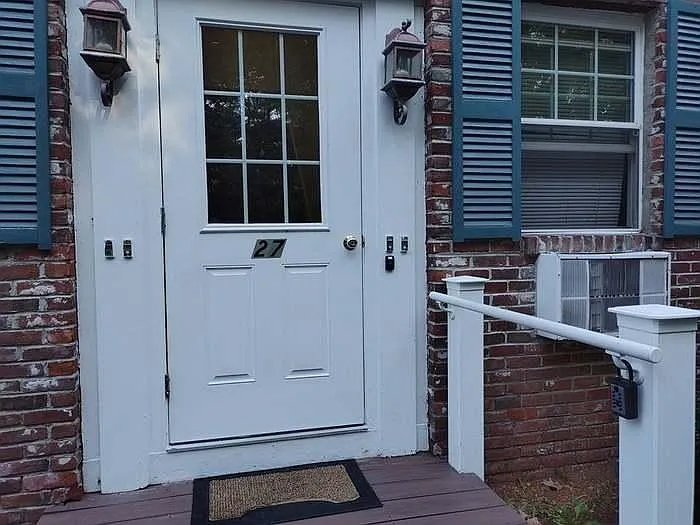 Entrance - 27 Liberty Square Rd #C