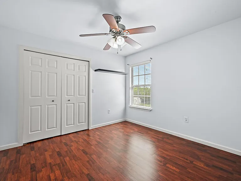 330 Howard Ln — Photo 23