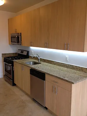 Rented by Quest Realty Sunnyside Corp | media 9