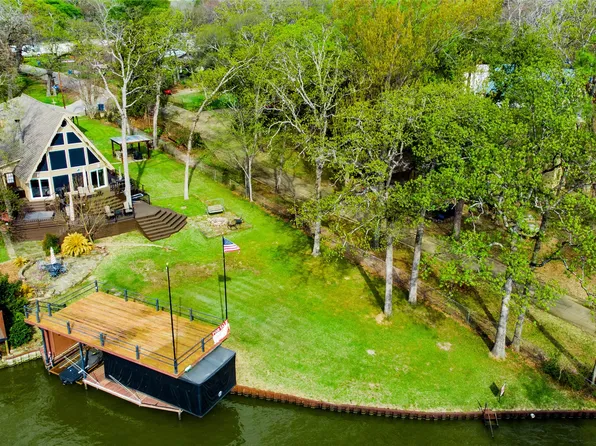 301 Oak Dr, Tool, TX 75143