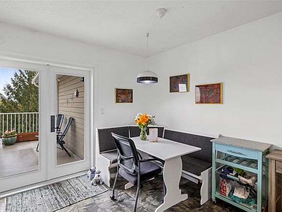 4th image of 668 Beach Rd #4