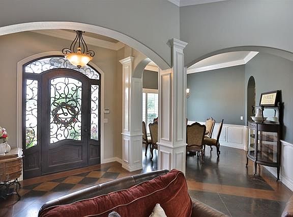 4th image of 702 Camri Ln