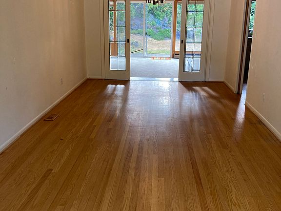 5th image of 13920 2nd Ave NE