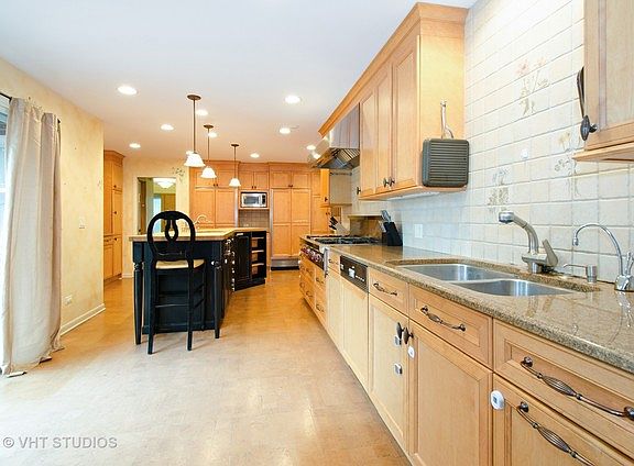 5th image of 9037 Kildare Ave