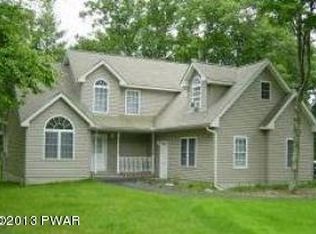 102 Oak Ridge Dr, Milford, PA 18337