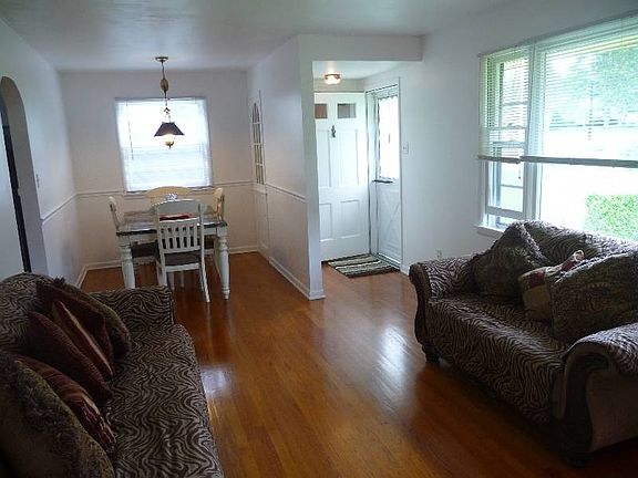 2nd image of 17 Buchman Dr