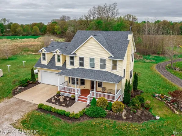 9568 Vogt Rd, Fowlerville, MI 48836