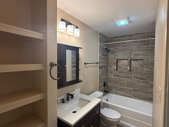 1st Floor Bathroom