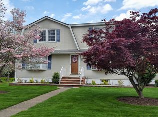 26 Garfield Rd, Wayne, NJ 07470