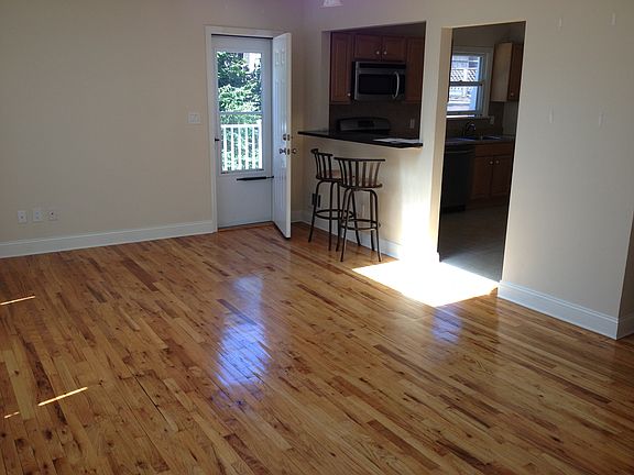 4th image of 1012 Old Northern Blvd