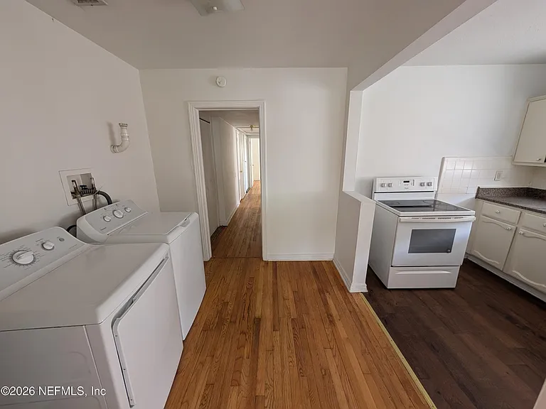 2136 College St #4 — Photo 5