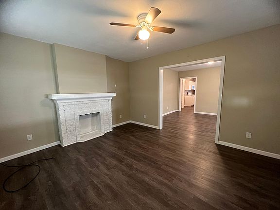 2nd image of 1104 Bluff St Unit B